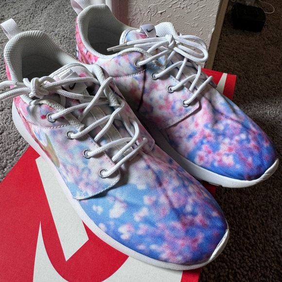 Nike Roshe run one cherry blossom sz 8 women’s walking gym workout shoes - Picture 3 of 8